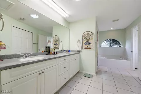 Bath - 1197 April Ave, Labelle, FL 33935 photo 1 of 5