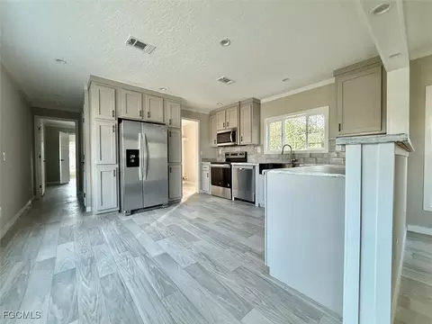 8104 Marx Dr, North Fort Myers, FL 33917