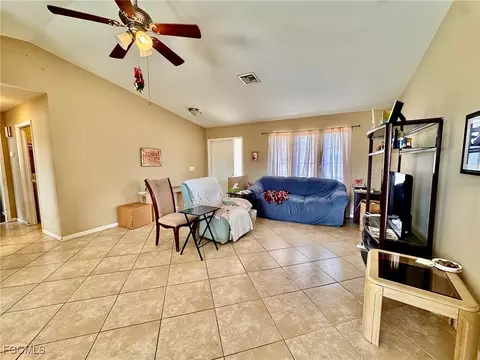 214 NE 9th Ct, Cape Coral, FL 33909