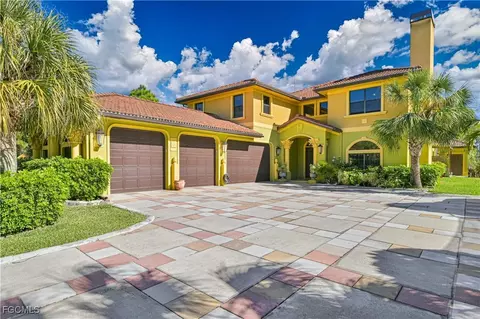 1516 Oak Ave, Lehigh Acres, FL 33972