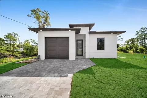 347 Columbus Blvd S, Lehigh Acres, FL 33974
