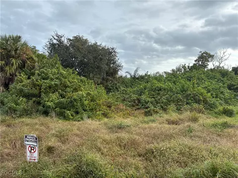 2408 Parkview Dr, Fort Myers, FL 33905