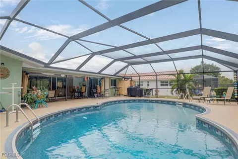 857 SE 41st St, Cape Coral, FL 33904