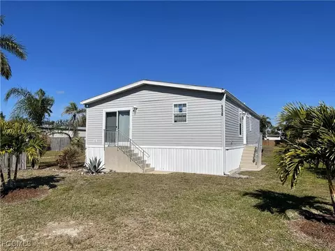 5520 Rainbow Dr, Bokeelia, FL 33922
