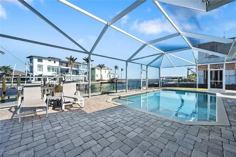 49 Fairview Blvd, Fort Myers Beach, FL 33931
