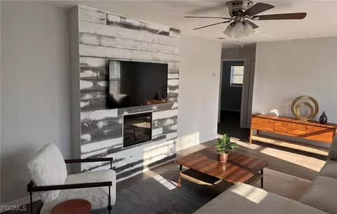 2711 Elmwood St, Fort Myers, FL 33901