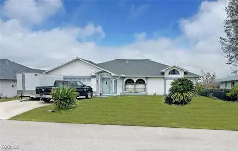 215 SE 1st Pl, Cape Coral, FL 33990