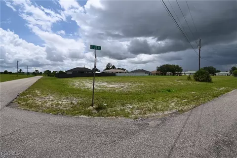 1206 NE 20th Pl, Cape Coral, FL 33909