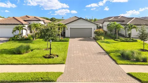 20040 Kingmont Dr, Estero, FL 33928 photo 2