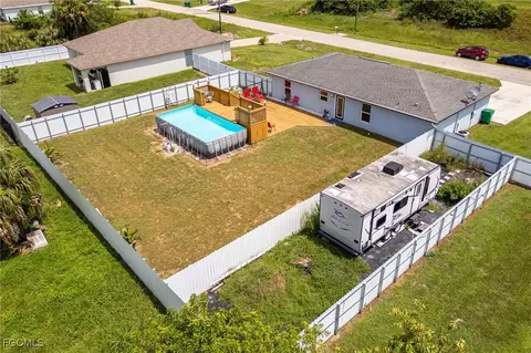 7004 Beaver Cir, Labelle, FL 33935 photo 2