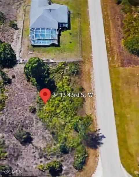 3113 43rd St W, Lehigh Acres, FL 33971
