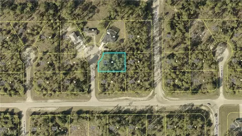 105 Oasis Ct, Lehigh Acres, FL 33974