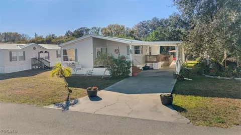 925 Yacht Club Way NW, Moore Haven, FL 33471