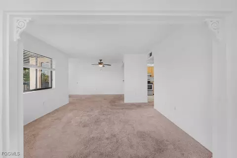 Living - 1069 Villa Dr #B203, Labelle, FL 33935 photo 4 of 5