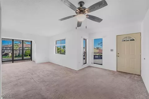 Living - 1069 Villa Dr #B203, Labelle, FL 33935 photo 2 of 5
