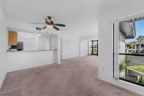 Living - 1069 Villa Dr #B203, Labelle, FL 33935 photo 1 of 5