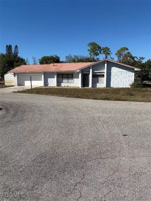 19383 Orchidtree Ct, Lehigh Acres, FL 33936