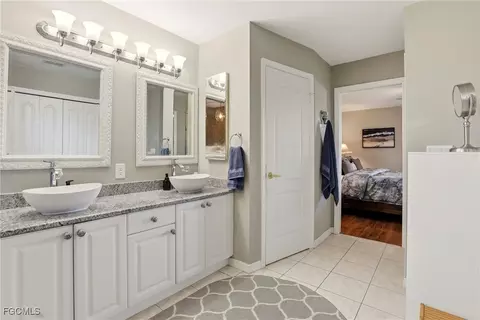 Bath - 21543 Brixham Run Loop, Estero, FL 33928 photo 4 of 5