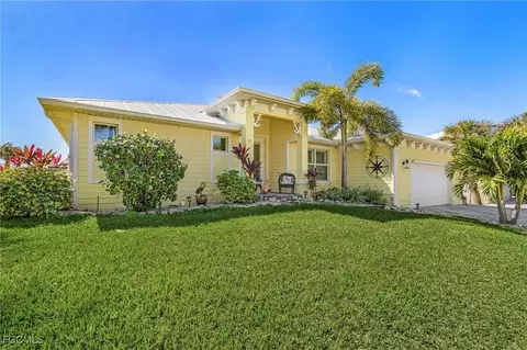 3627 Schooner Ln, Saint James City, FL 33956