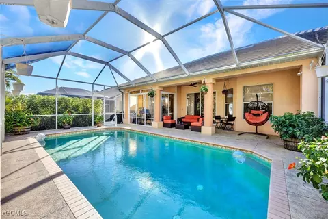8596 Southwind Bay Cir, Fort Myers, FL 33908
