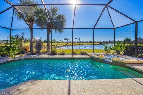 10089 Oakhurst Way, Fort Myers, FL 33913
