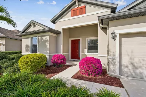 11913 Sunburst Marble Rd, Riverview, FL 33579