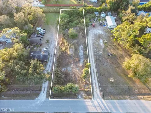 7758 Mcdaniel Dr, North Fort Myers, FL 33917