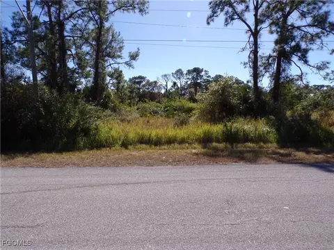 763 Longbow Ln, Lehigh Acres, FL 33972