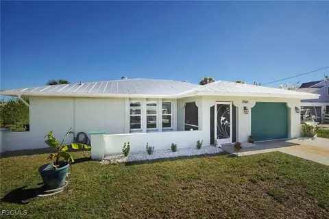 2560 Rose Ave, Saint James City, FL 33956