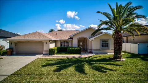 2201 SE 17th Pl, Cape Coral, FL 33990