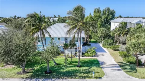 693 Emeril Ct, Sanibel, FL 33957