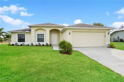 229 NE 7th Pl, Cape Coral, FL 33909