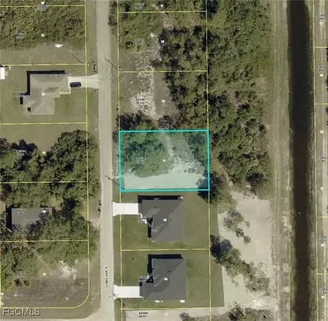 467 Long Ave S, Lehigh Acres, FL 33974
