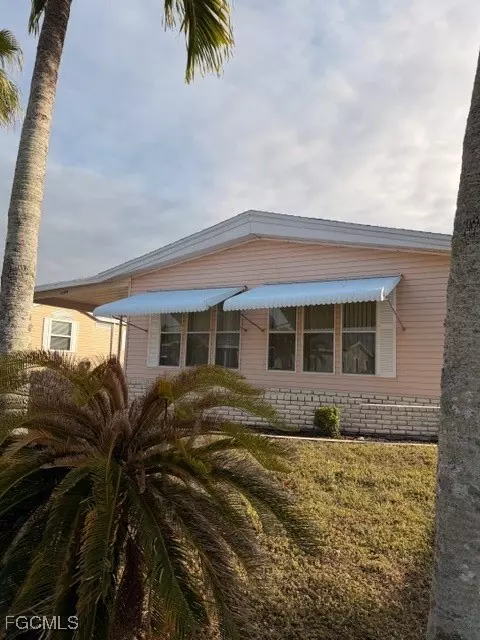 10445 Winchester Ct, Fort Myers, FL 33908