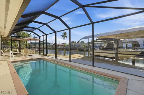 2821 Bruce St, Matlacha, FL 33993