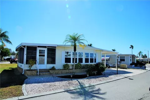 26 Nicklaus Blvd, North Fort Myers, FL 33903