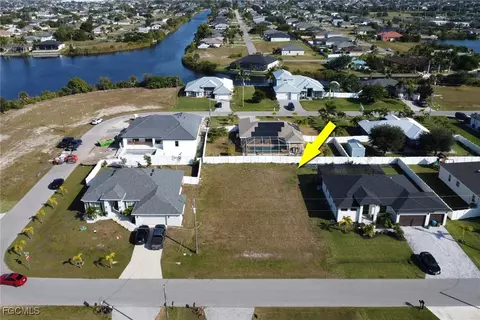 127 SW 31st Pl, Cape Coral, FL 33991