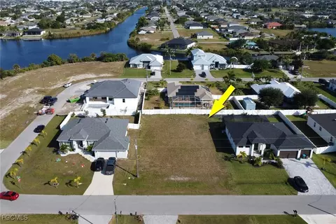 127 SW 31st Pl, Cape Coral, FL 33991