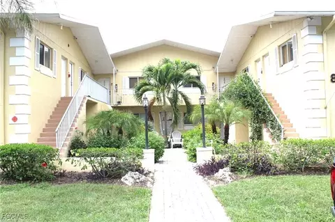 8162 Country Rd #201, Fort Myers, FL 33919