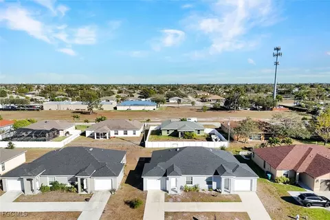 3823 SW 8th Ct, Cape Coral, FL 33914
