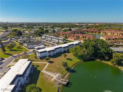 688 Sandtrap Dr #4, Fort Myers, FL 33919