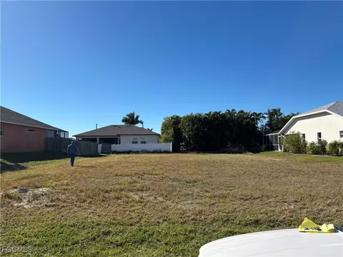 510 NW 37th Ave, Cape Coral, FL 33993