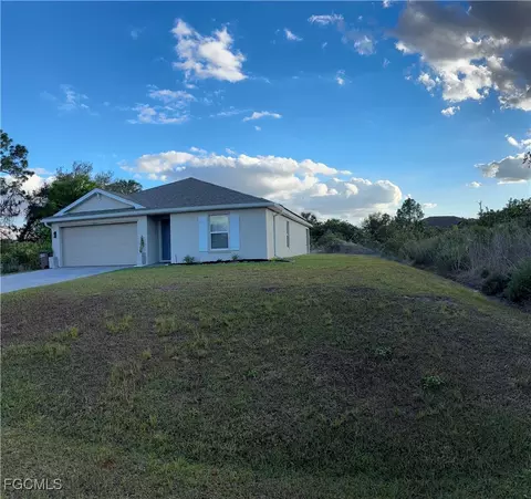 2811 36th St SW, Lehigh Acres, FL 33976