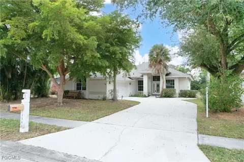 1580 Argyle Dr, Fort Myers, FL 33919