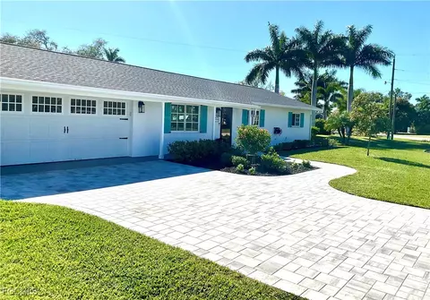 1086 N Town And River Dr, Fort Myers, FL 33919