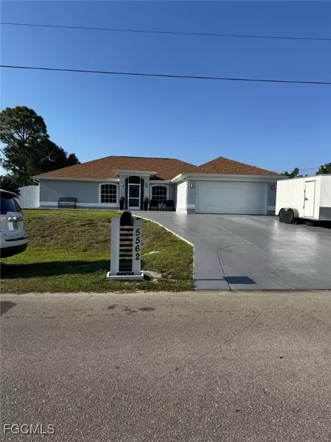 5562 Burr St, Lehigh Acres, FL 33971