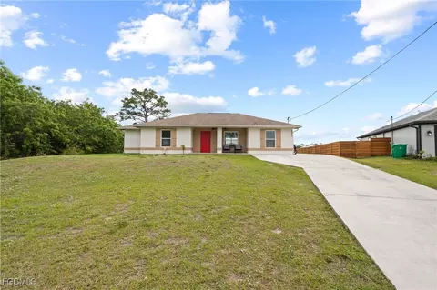 5011 Dania Cir, Labelle, FL 33935