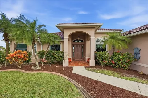 927 SW 28th Ter, Cape Coral, FL 33914