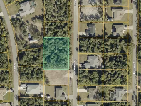 1143073705 New Milford St, North Port, FL 34288