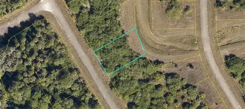 111 Holland Dr, Labelle, FL 33935